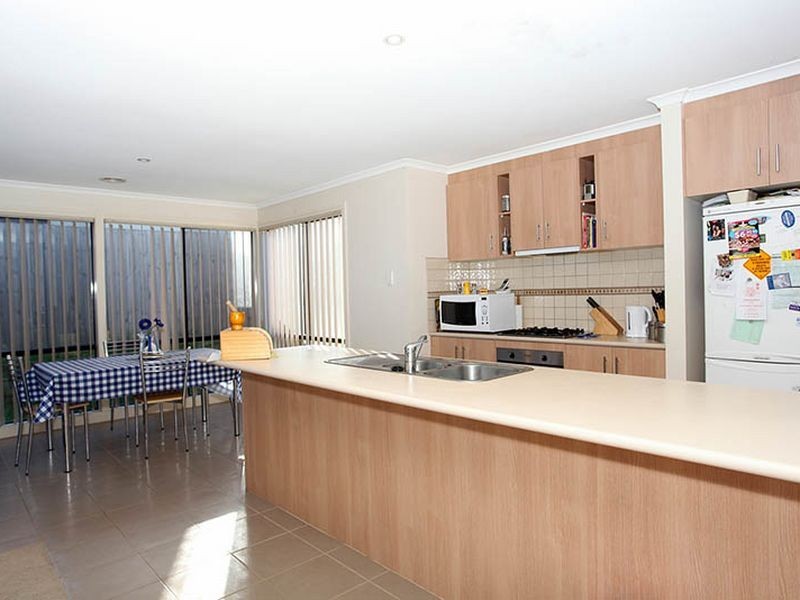 49 Elliot Parade, Lynbrook VIC 3975