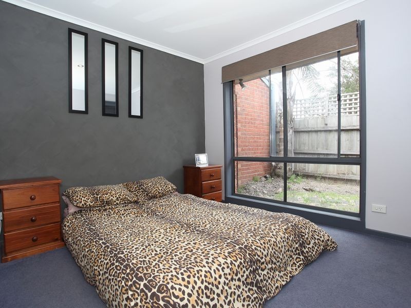 38 Broome Crescent, Cranbourne North VIC 3977