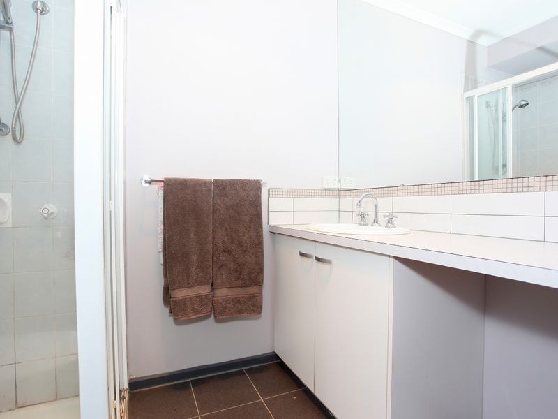 38 Broome Crescent, Cranbourne North VIC 3977