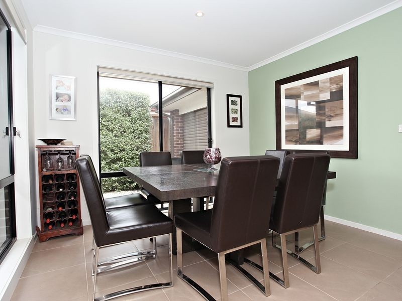 27 Ferndown Drive, Cranbourne VIC 3977