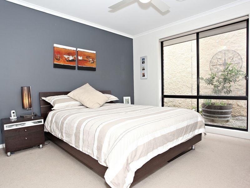 27 Ferndown Drive, Cranbourne VIC 3977