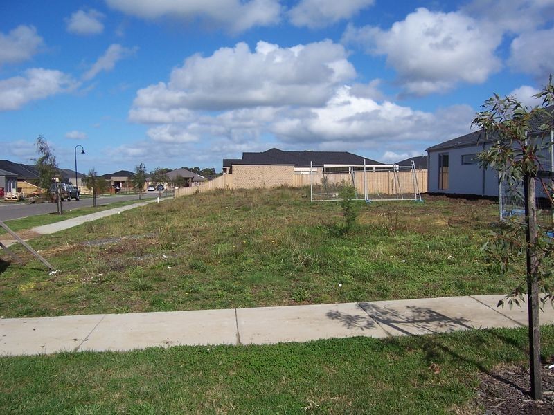 39 Donohue Street, Cranbourne East VIC 3977