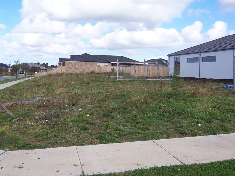 39 Donohue Street, Cranbourne East VIC 3977