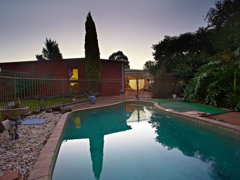 6 Hotham Street, Cranbourne VIC 3977