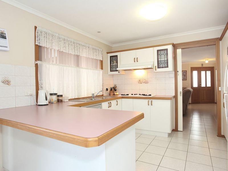 11 Wildwood Court, Cranbourne North VIC 3977