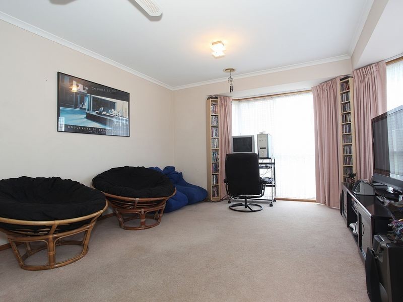 11 Wildwood Court, Cranbourne North VIC 3977
