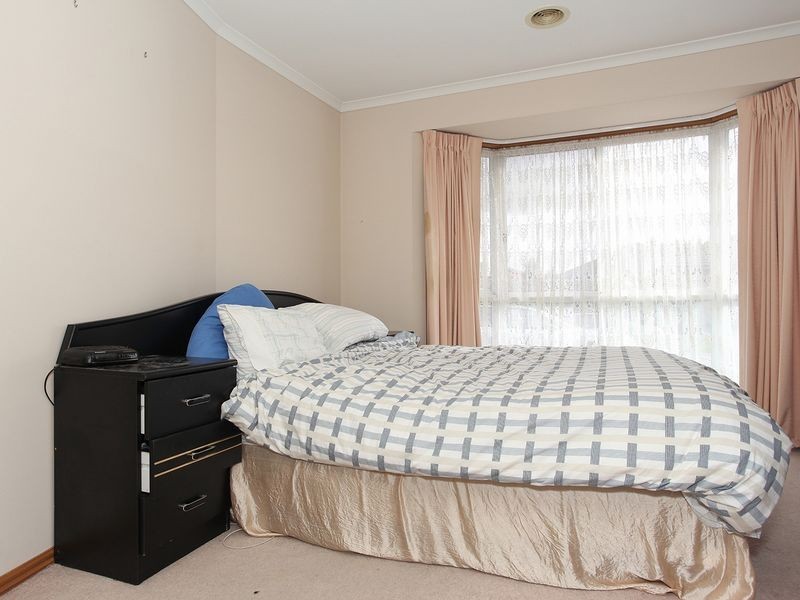 11 Wildwood Court, Cranbourne North VIC 3977