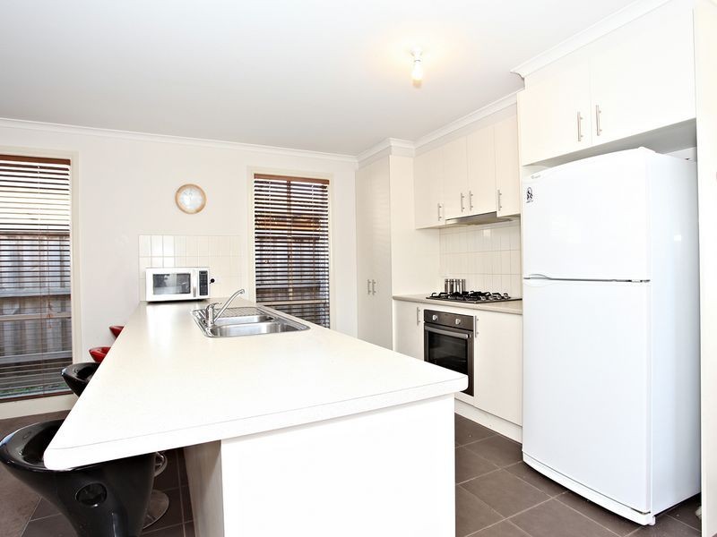 5 Maybush Lane, Cranbourne VIC 3977