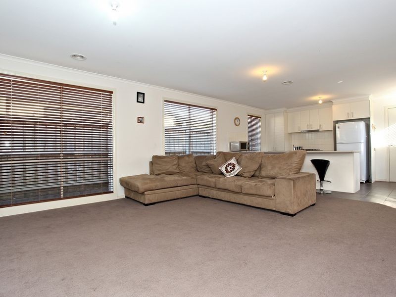 5 Maybush Lane, Cranbourne VIC 3977