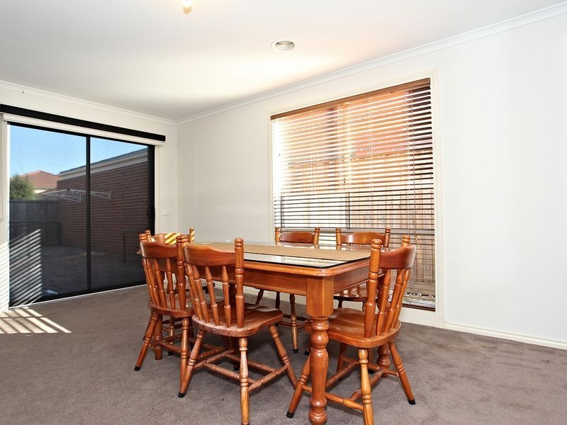 5 Maybush Lane, Cranbourne VIC 3977