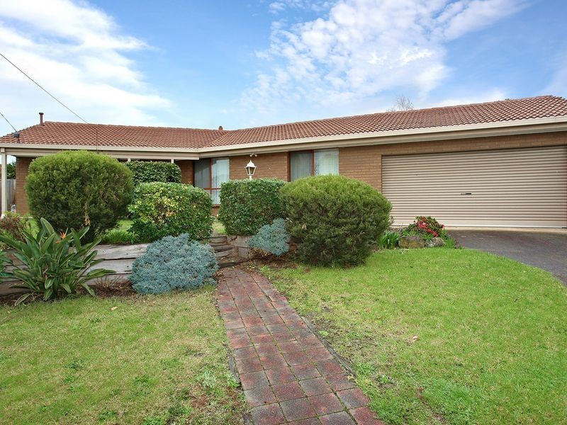 15 Frances Court, Cranbourne VIC 3977