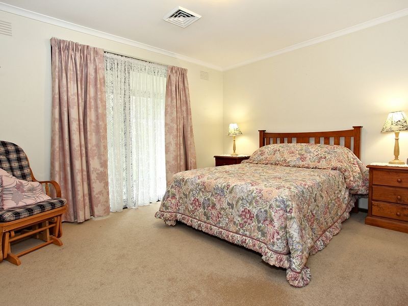 15 Frances Court, Cranbourne VIC 3977