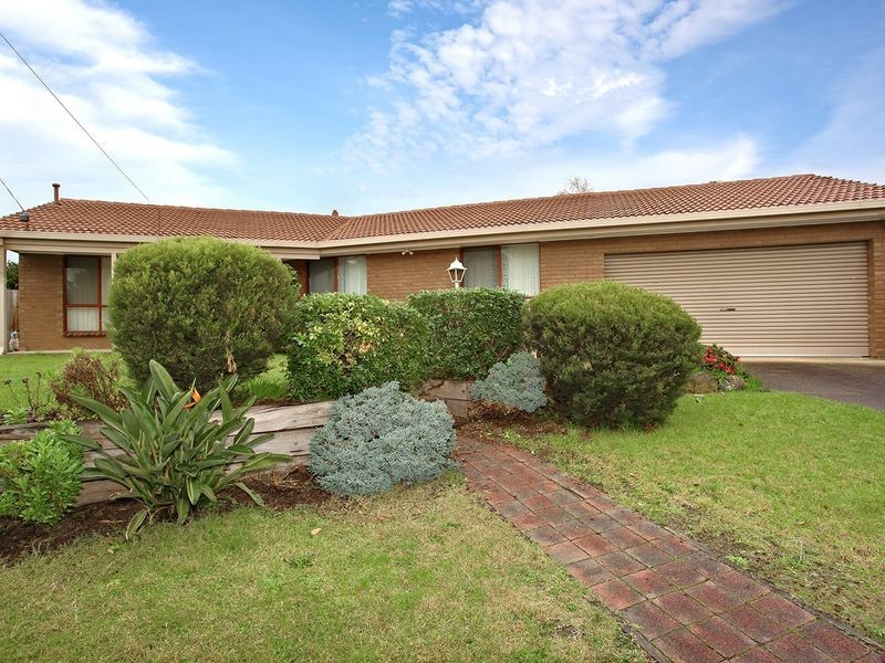 15 Frances Court, Cranbourne VIC 3977