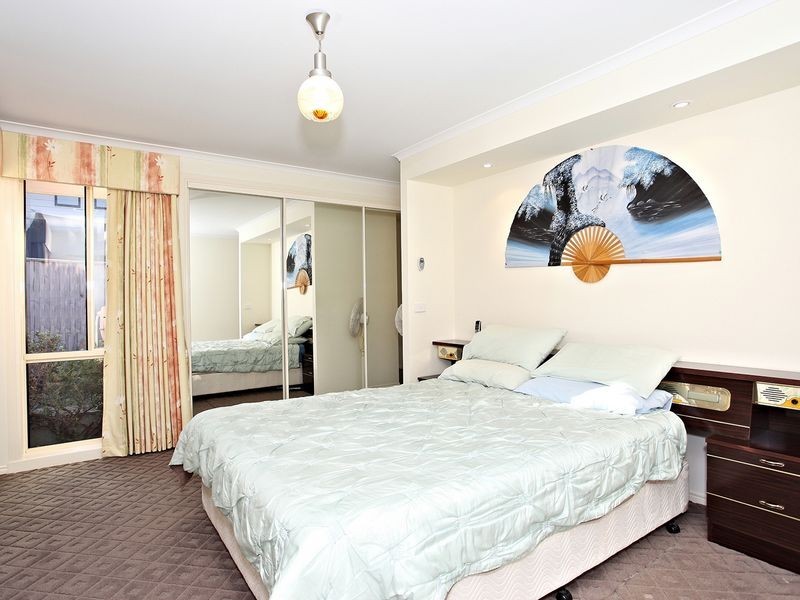 4 Redoak Terrace, Lyndhurst VIC 3975