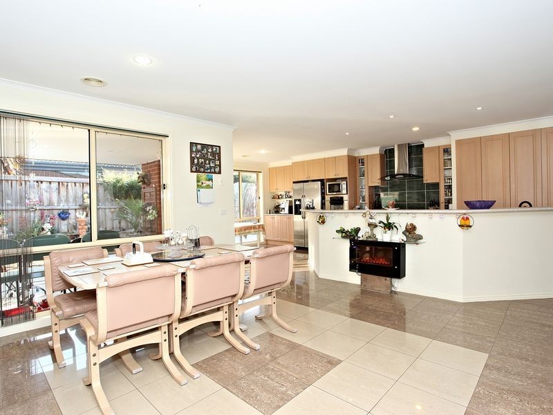 4 Redoak Terrace, Lyndhurst VIC 3975