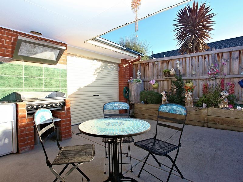 4 Redoak Terrace, Lyndhurst VIC 3975