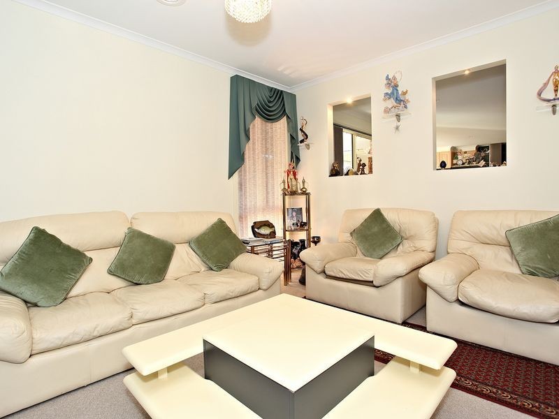 4 Redoak Terrace, Lyndhurst VIC 3975