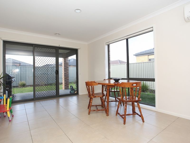 52 Tyndall Street, Cranbourne East VIC 3977