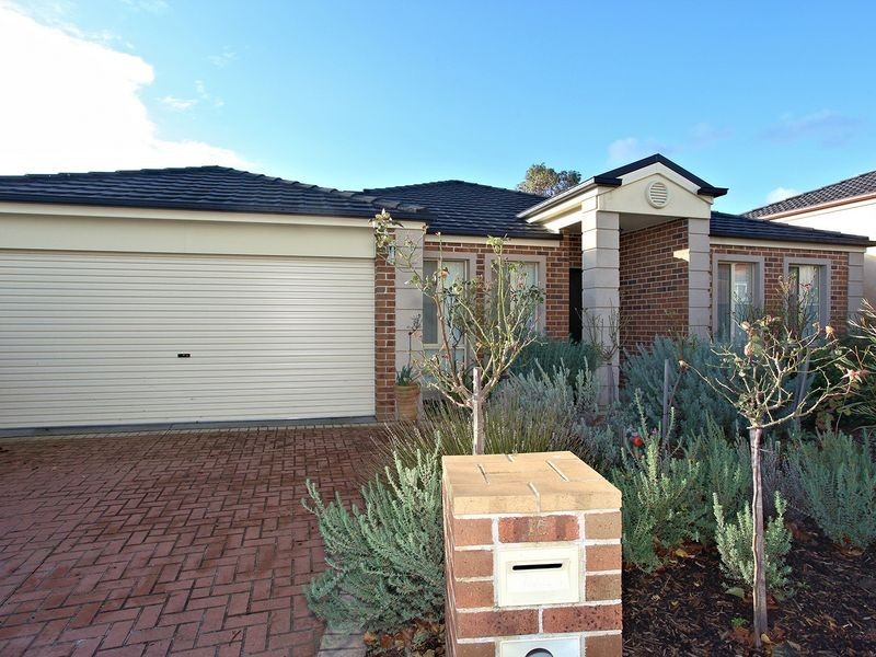 16 Turella Close, Berwick VIC 3806