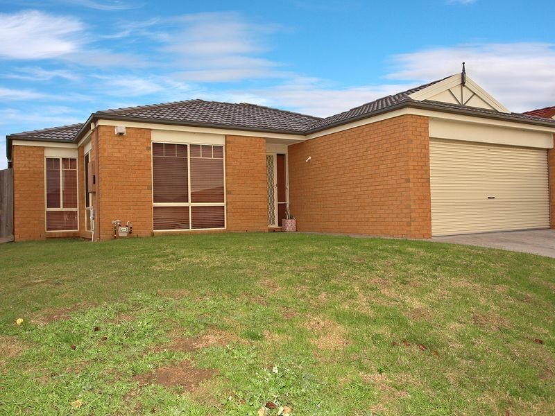 1 Bookham Way, Cranbourne West VIC 3977