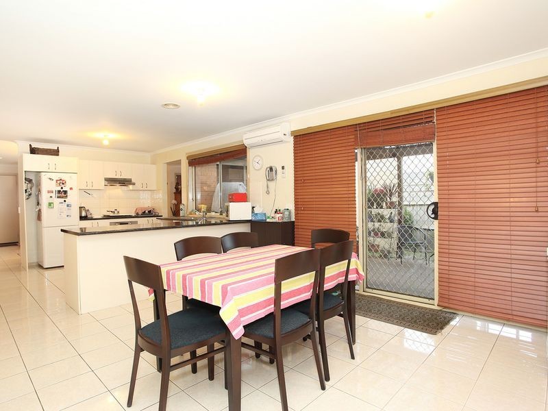 1 Bookham Way, Cranbourne West VIC 3977