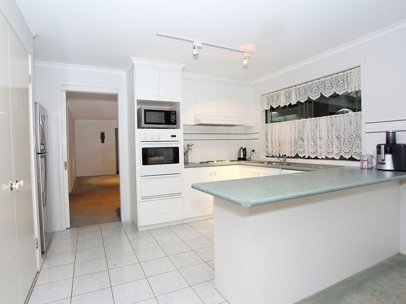 31 Elizabeth Street, Cranbourne North VIC 3977