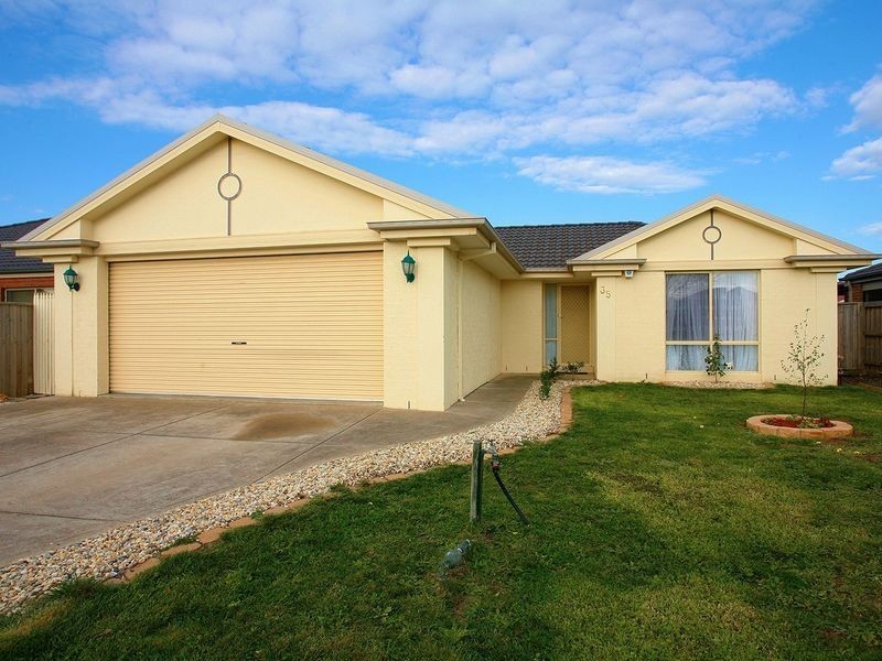 35 St Georges Road, Narre Warren South VIC 3805