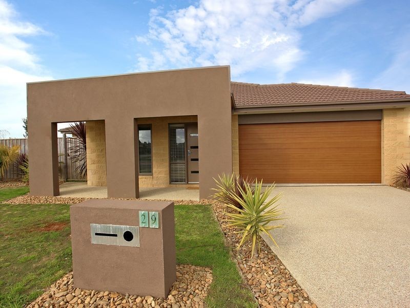 29 Ferndown Drive, Cranbourne VIC 3977