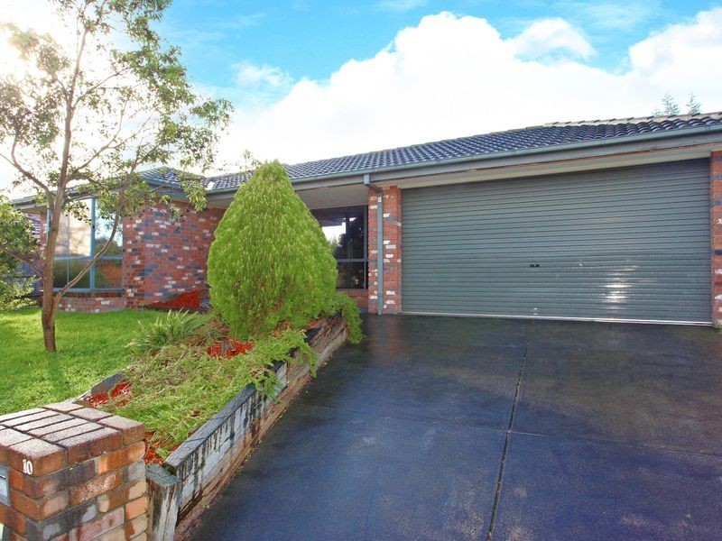 10 Samantha Crescent, Cranbourne North VIC 3977