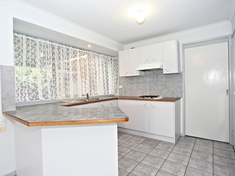 10 Samantha Crescent, Cranbourne North VIC 3977