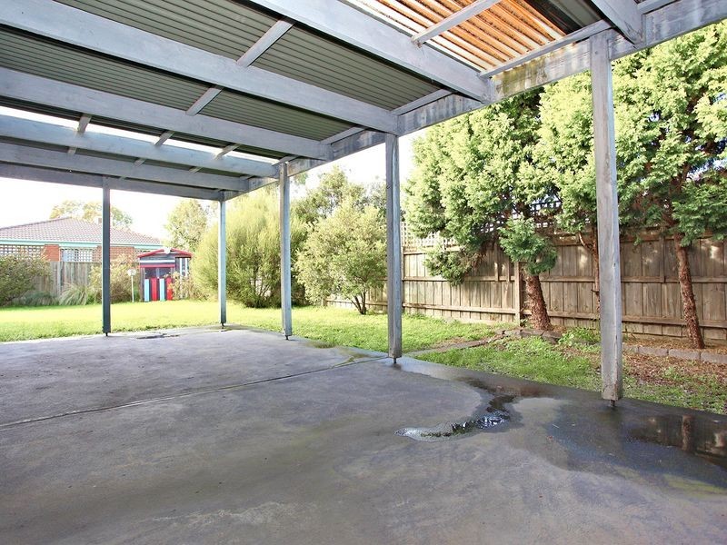 10 Samantha Crescent, Cranbourne North VIC 3977