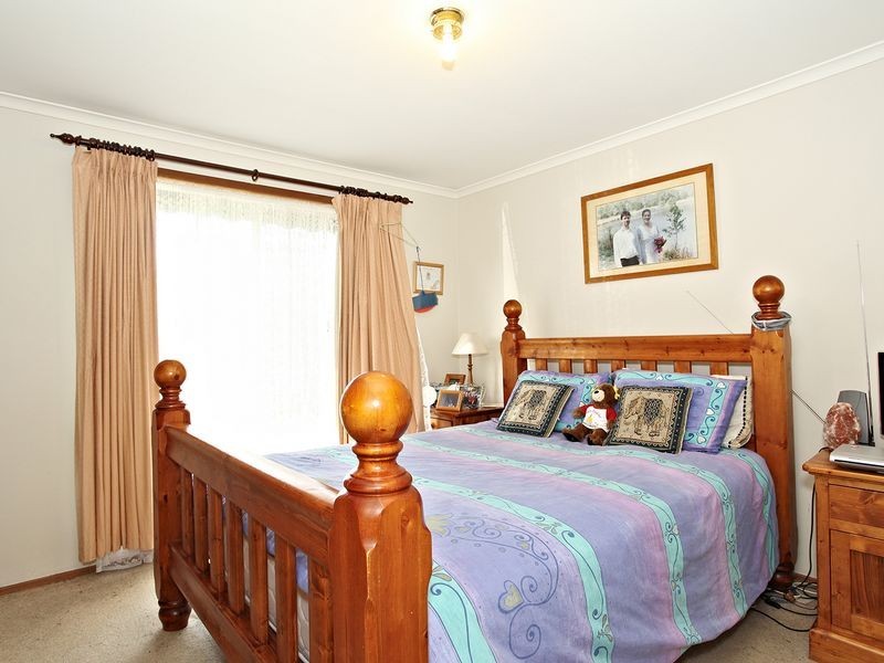2/17 Fairfield Street, Cranbourne VIC 3977