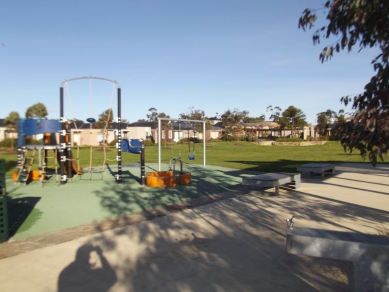 24 Springmount Street, Cranbourne North VIC 3977