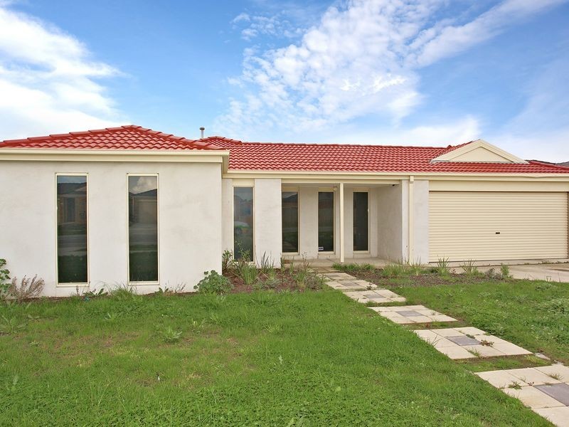 52 Kingdom Drive, Cranbourne VIC 3977