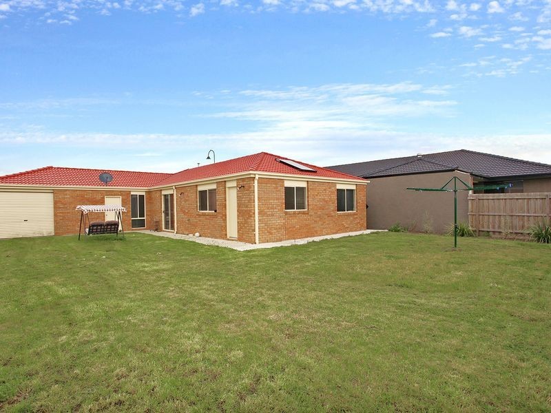 52 Kingdom Drive, Cranbourne VIC 3977