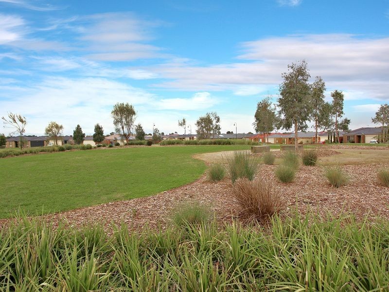 52 Kingdom Drive, Cranbourne VIC 3977