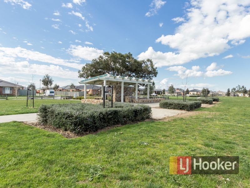 7 Statesman Circuit, Cranbourne East VIC 3977