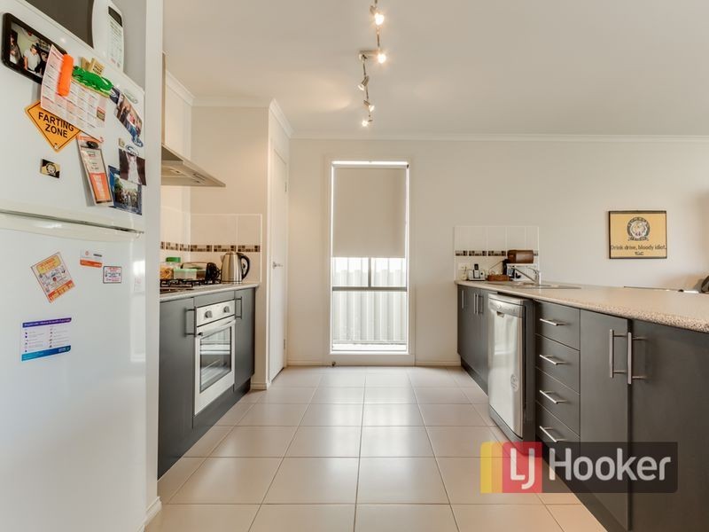 7 Statesman Circuit, Cranbourne East VIC 3977