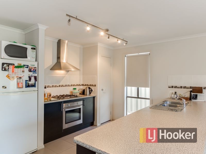 7 Statesman Circuit, Cranbourne East VIC 3977