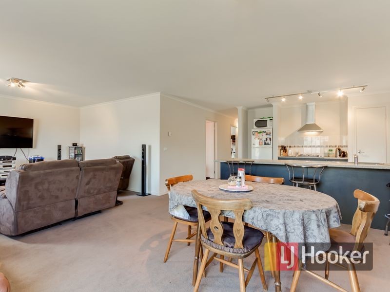 7 Statesman Circuit, Cranbourne East VIC 3977