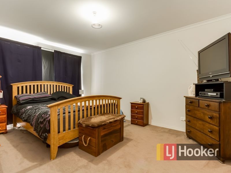 7 Statesman Circuit, Cranbourne East VIC 3977