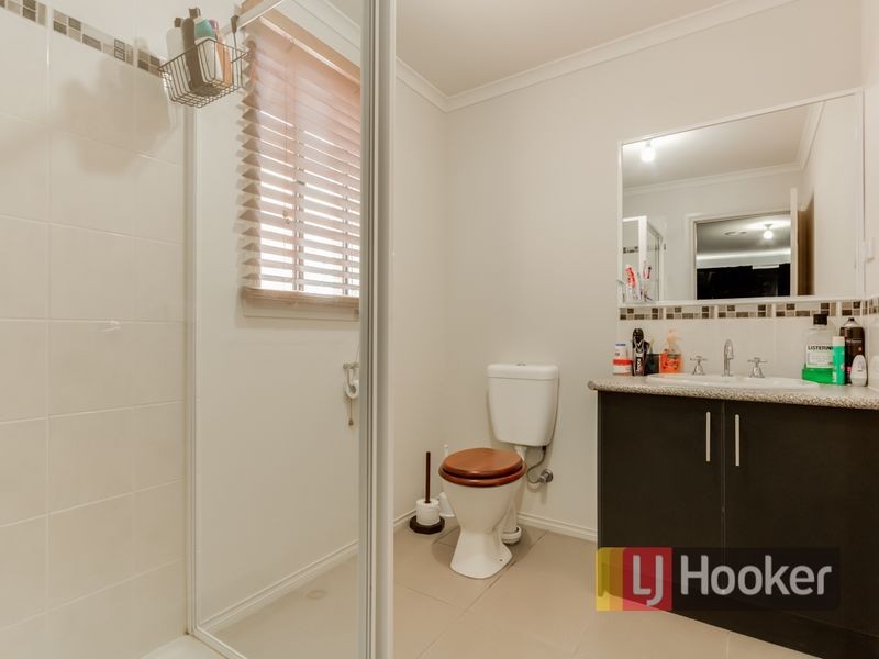 7 Statesman Circuit, Cranbourne East VIC 3977