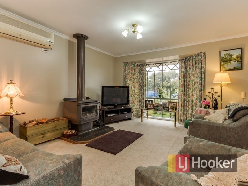 16 Neptune Place, Cranbourne West VIC 3977