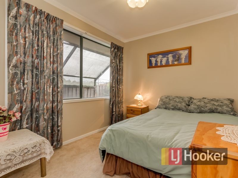 16 Neptune Place, Cranbourne West VIC 3977