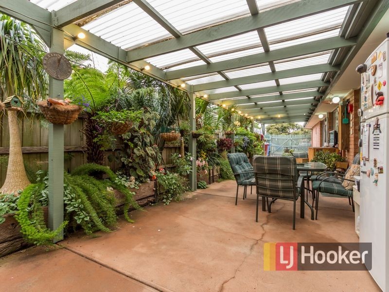 16 Neptune Place, Cranbourne West VIC 3977