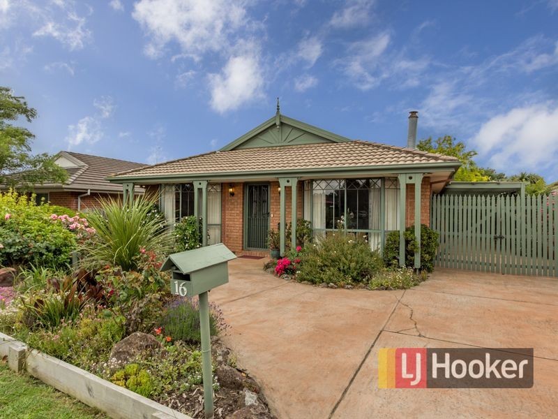 16 Neptune Place, Cranbourne West VIC 3977
