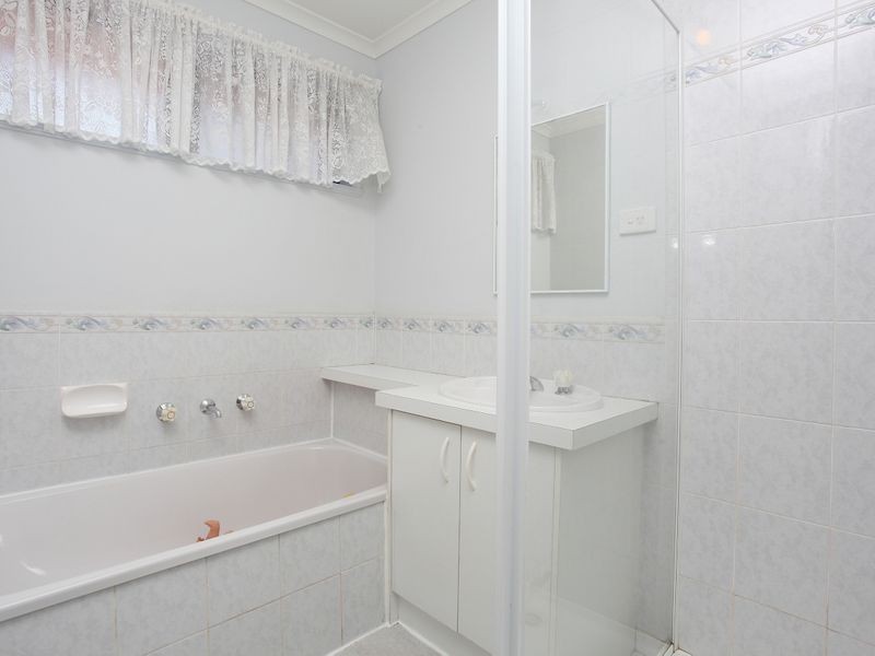 10 Cornwell Crescent, Cranbourne East VIC 3977