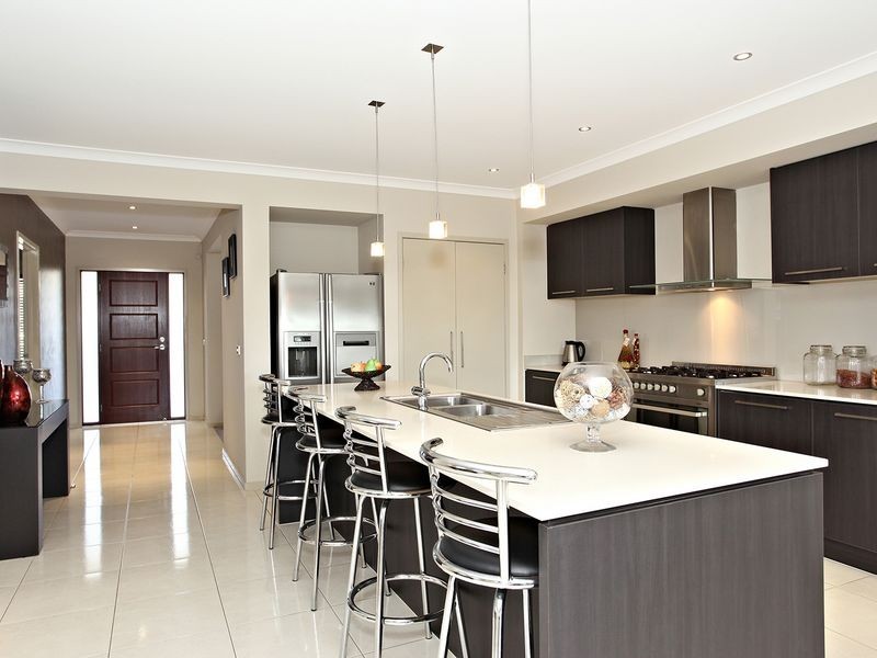 17 Durnoch Place, Cranbourne VIC 3977