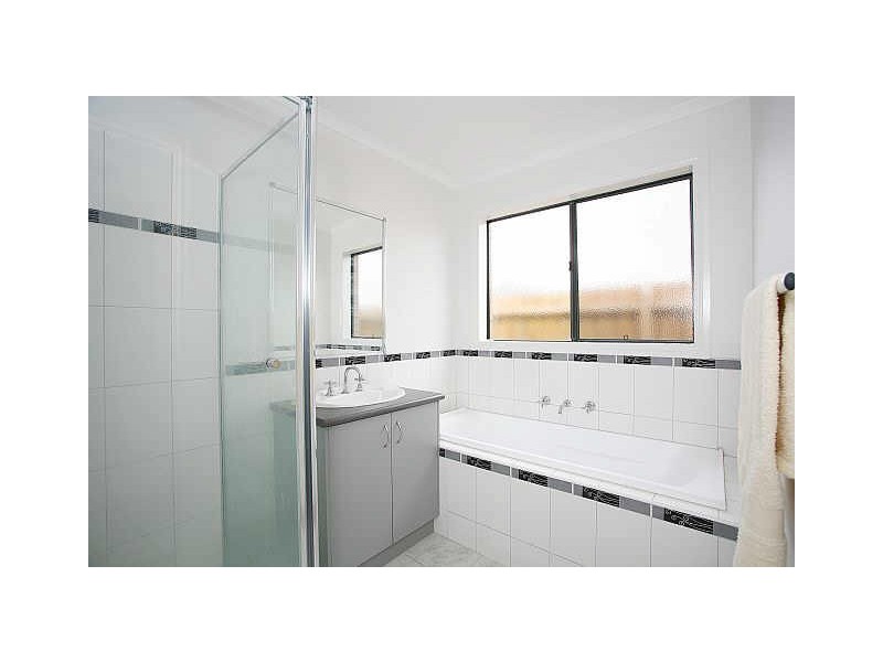 3 Baltic Way, Cranbourne VIC 3977