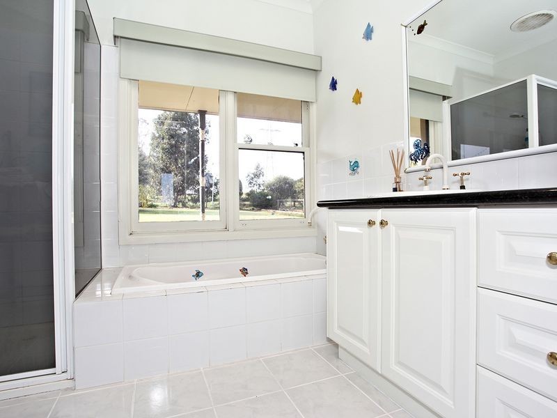 13-15 Walter Way, Cranbourne South VIC 3977